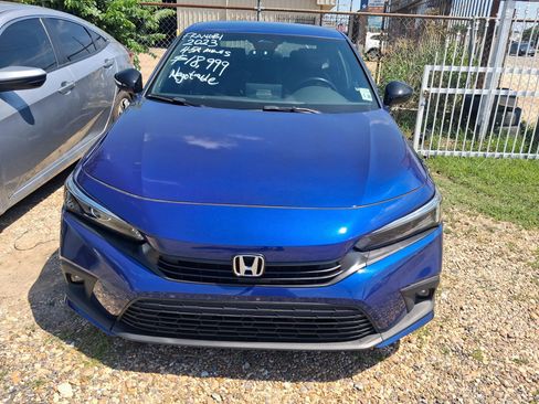 Used 2023 Honda Civic Sport image 2