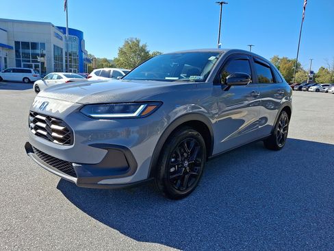 Certified 2025 Honda HR-V Sport image 3