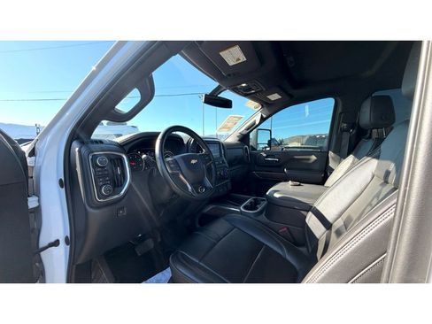 Used 2023 Chevrolet Silverado 3500 High Country image 9