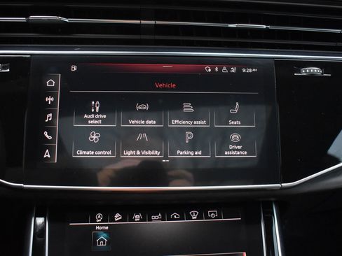 Used 2019 Audi Q8 Prestige w/ Luxury Package image 22