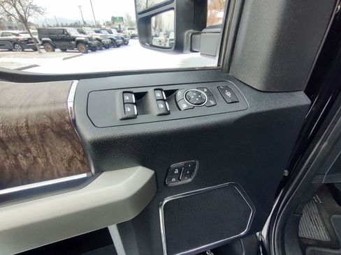 Used 2017 Ford F250 Lariat w/ Lariat Ultimate Package image 14