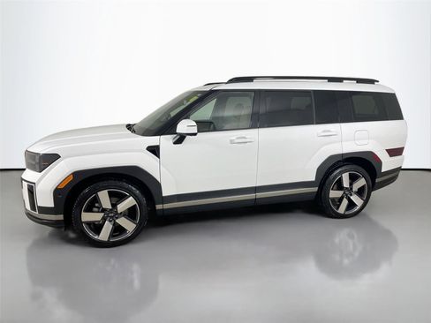 Used 2025 Hyundai Santa Fe Limited image 4