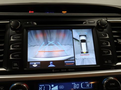 Used 2017 Toyota Highlander Limited Platinum image 28