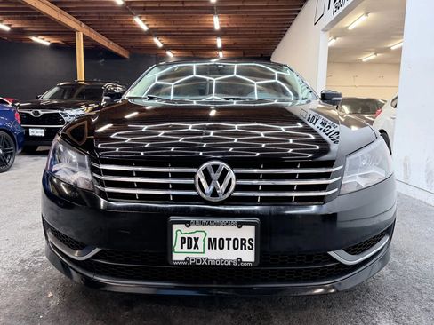 Used 2013 Volkswagen Passat TDI SE image 3