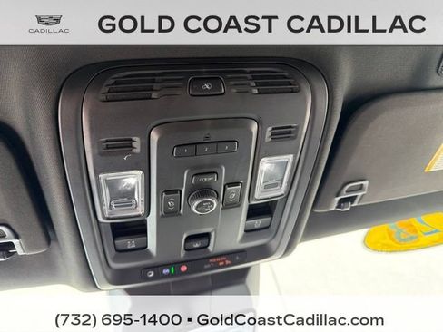 Used 2023 Cadillac Escalade Premium Luxury AWD/4WD image 33