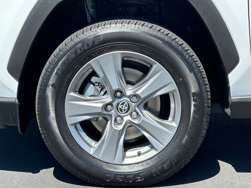 Used 2024 Toyota RAV4 XLE w/ Convenience Package FWD image 31
