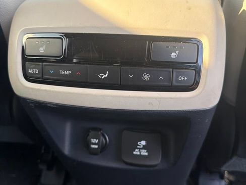 Used 2021 Hyundai Palisade SEL w/ Premium Package FWD image 13