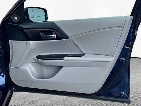 Used 2015 Honda Accord EX-L image 28
