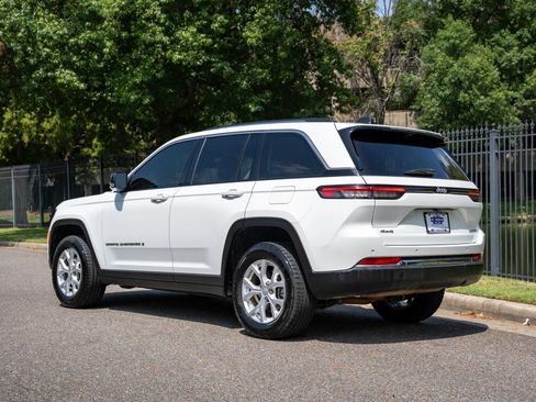 Used 2023 Jeep Grand Cherokee Limited w/ Luxury Tech Group II AWD/4WD image 8