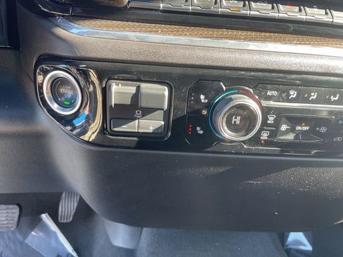 Used 2025 Chevrolet Silverado 1500 LT image 19