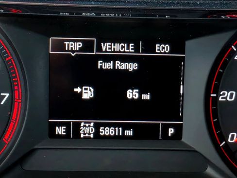 Used 2023 Chevrolet TrailBlazer RS w/ Convenience Package AWD/4WD image 30