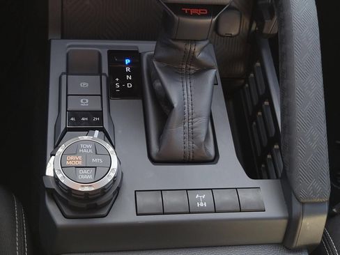Used 2025 Toyota Tacoma TRD Off-Road AWD/4WD image 23