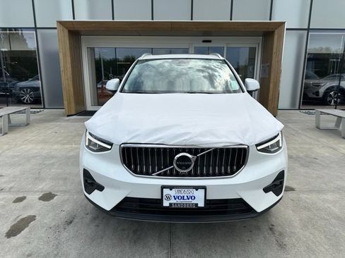New 2025 Volvo XC40 B5 Plus w/ Protection Package Premier AWD/4WD image 3
