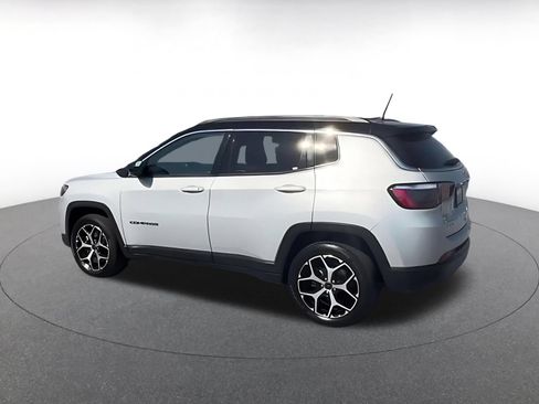 Used 2025 Jeep Compass Limited AWD/4WD image 9