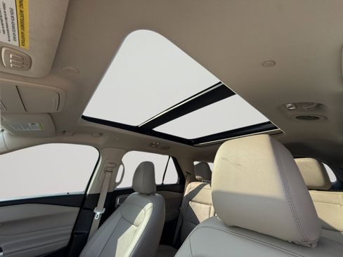 Used 2021 Ford Explorer Limited w/ Hybrid Equipment Group 310A image 13