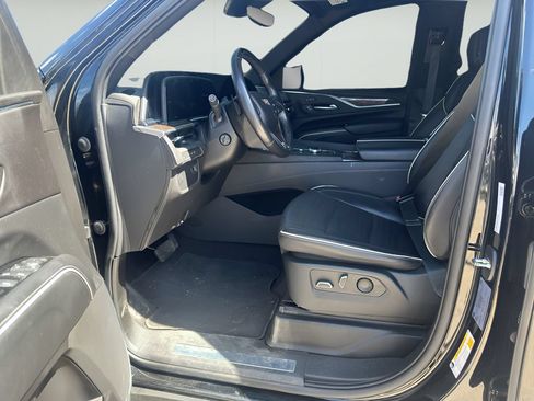 Used 2023 Cadillac Escalade Premium Luxury AWD/4WD image 11
