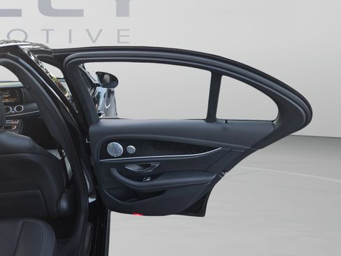 Used 2020 Mercedes-Benz E 350 Sedan image 25