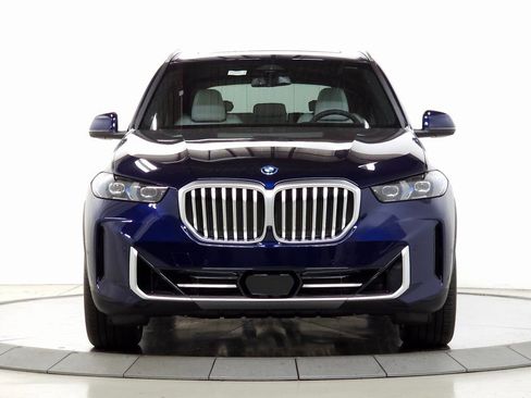 Used 2026 BMW X5 xDrive50e w/ Premium Package AWD/4WD image 2
