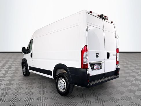 Used 2024 RAM ProMaster 2500 w/ Convenience Group FWD image 5