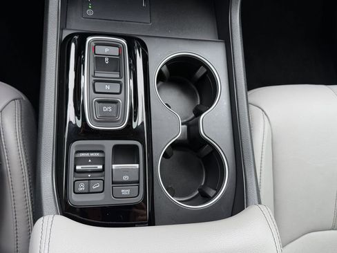 Used 2025 Honda Pilot Touring image 26