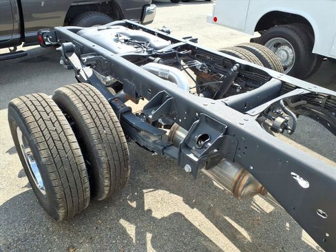 New 2026 RAM 3500 Tradesman w/ Chrome Appearance Group A AWD/4WD image 4
