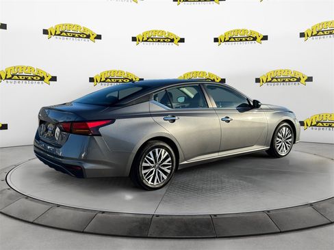 Used 2024 Nissan Altima 2.5 SV image 5