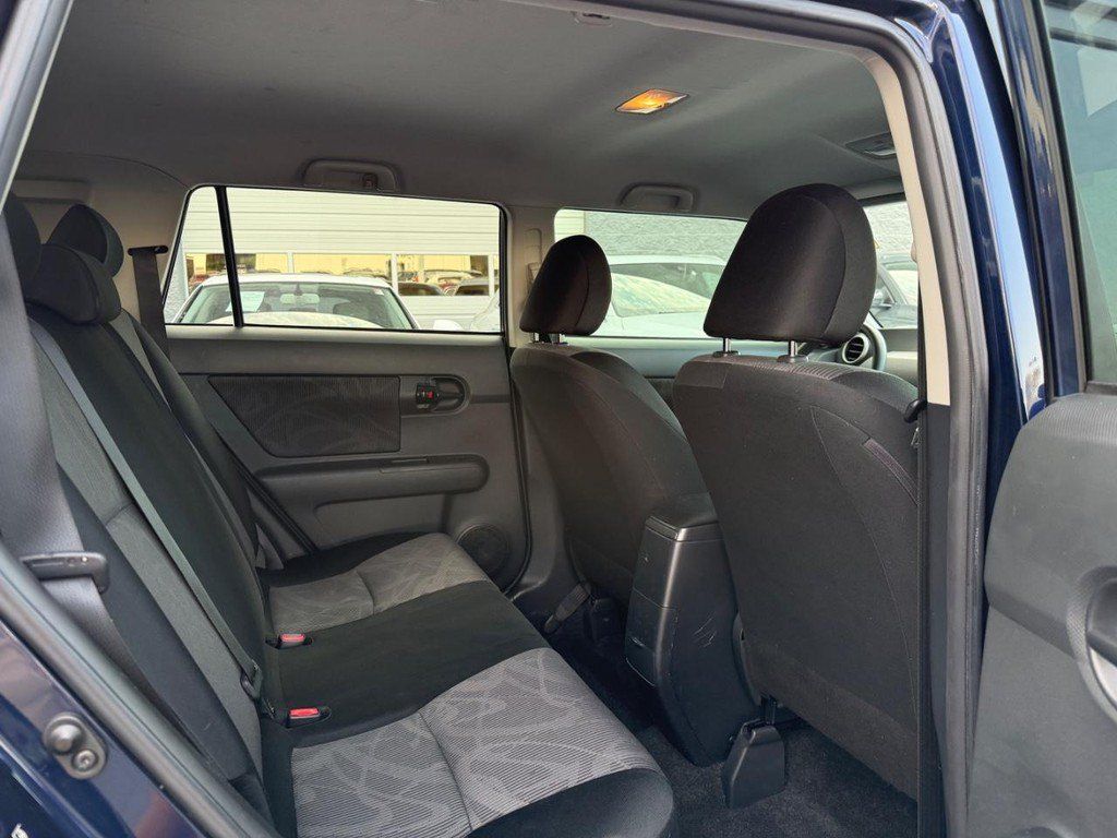 Used 2013 Scion xB FWD image 11