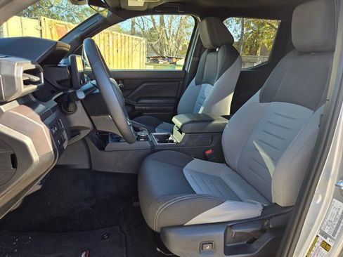 Used 2025 Toyota Tacoma TRD Off-Road image 23