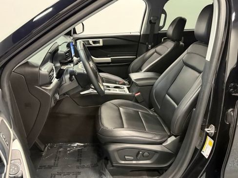 Used 2023 Ford Explorer XLT w/ Equipment Group 202A RWD image 10