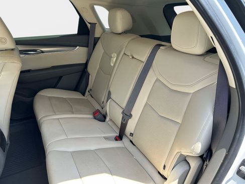 Used 2021 Cadillac XT5 Premium Luxury FWD image 16