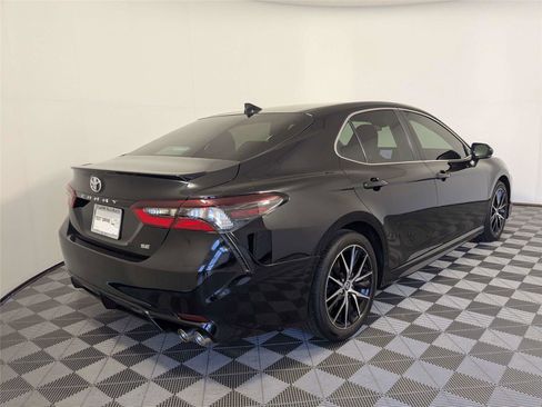 Used 2024 Toyota Camry SE FWD image 6
