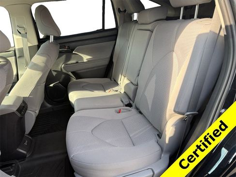 Used 2023 Toyota Highlander Platinum image 13