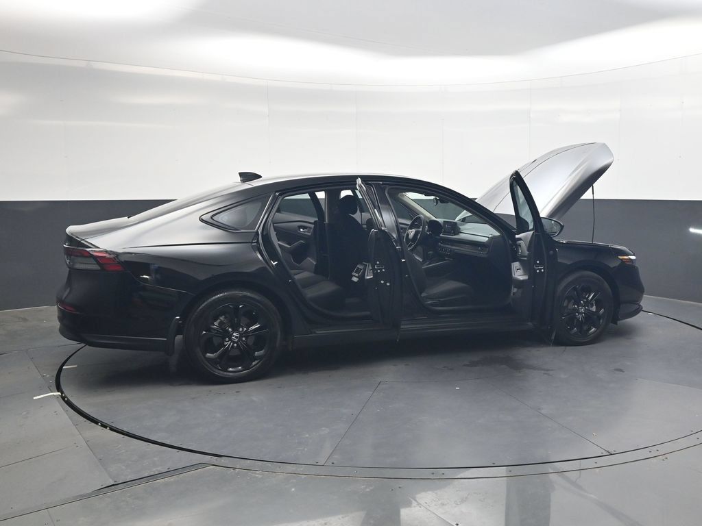 Used 2025 Honda Accord SE image 34