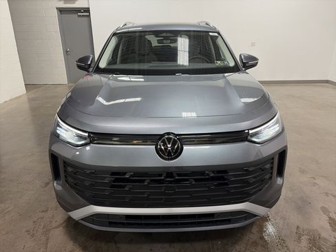 New 2026 Volkswagen Tiguan SE image 8