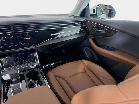 Used 2022 Audi Q8 Premium Plus image 27