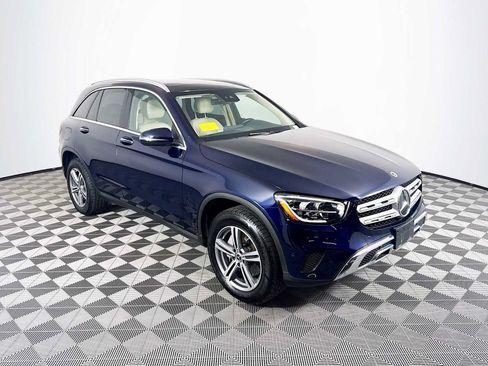 Used 2022 Mercedes-Benz GLC 300 4MATIC image 3