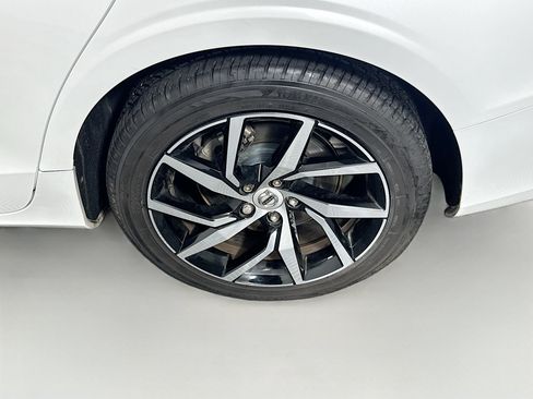Used 2020 Volvo S60 T5 Momentum FWD image 11