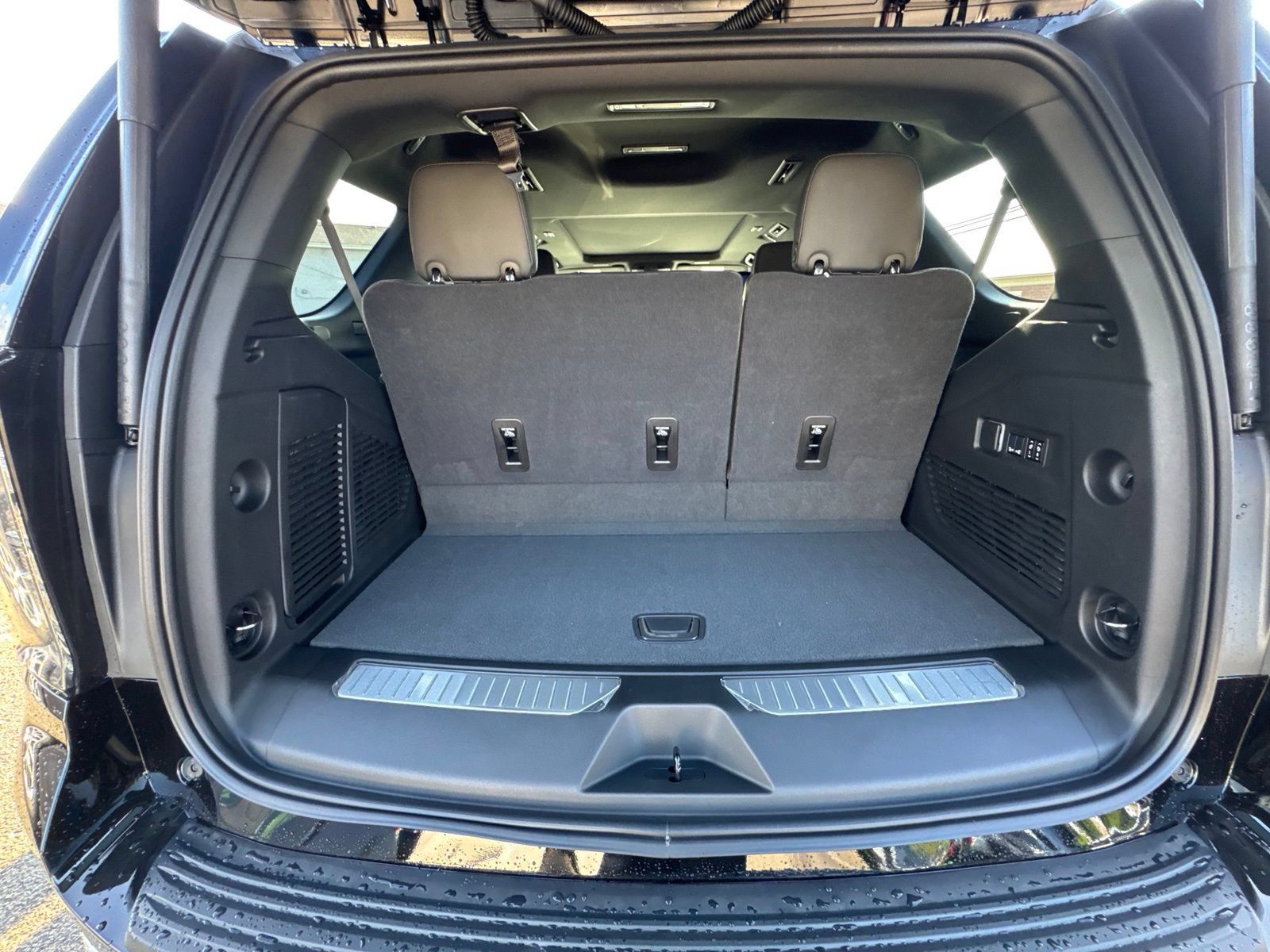 New 2026 Chevrolet Tahoe High Country AWD/4WD image 38