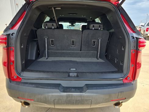 Used 2023 Chevrolet Traverse LT FWD image 13