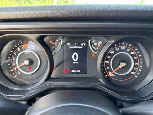 Used 2025 Jeep Wrangler Unlimited Sport AWD/4WD image 27