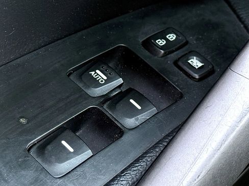 Used 2014 Hyundai Veloster w/ Style Package 02 image 24