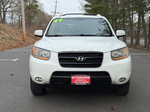 Used 2009 Hyundai Santa Fe SE image 2