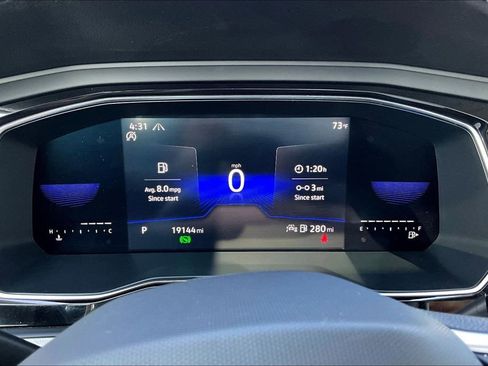 Used 2023 Volkswagen Jetta SE w/ Panoramic Sunroof Package image 11