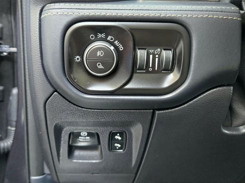 Used 2020 RAM 1500 Limited w/ Body Color Bumper Group image 31