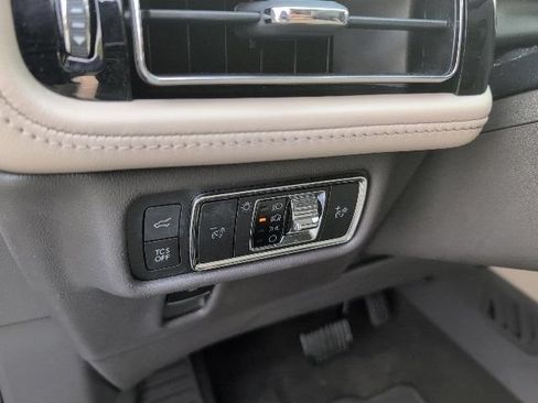 Used 2023 Lincoln Nautilus Reserve w/ Equipment Group 201A AWD/4WD image 19