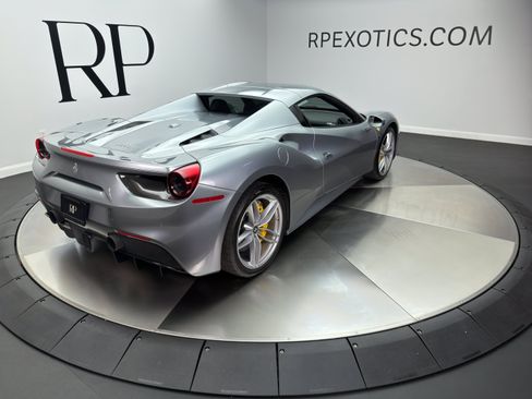 Used 2017 Ferrari 488 Spider RWD image 9