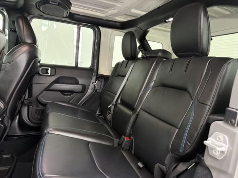 Used 2022 Jeep Wrangler Unlimited Rubicon 4xe AWD/4WD image 19