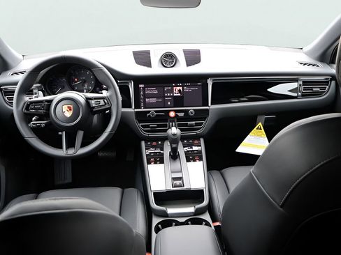 New 2026 Porsche Macan image 19