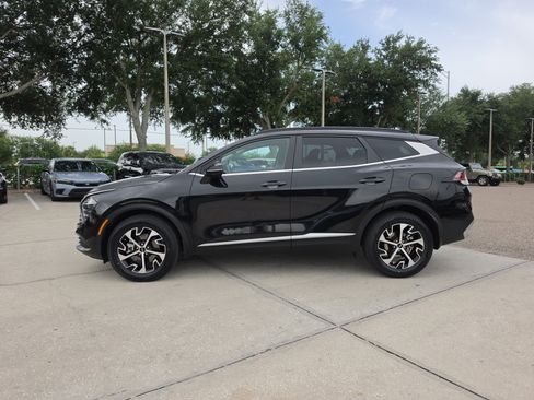 Certified 2024 Kia Sportage EX w/ EX Premium Package AWD/4WD image 5