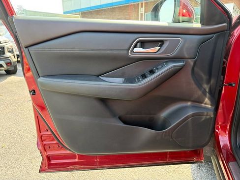 Used 2021 Nissan Rogue SV w/ Premium Package image 10